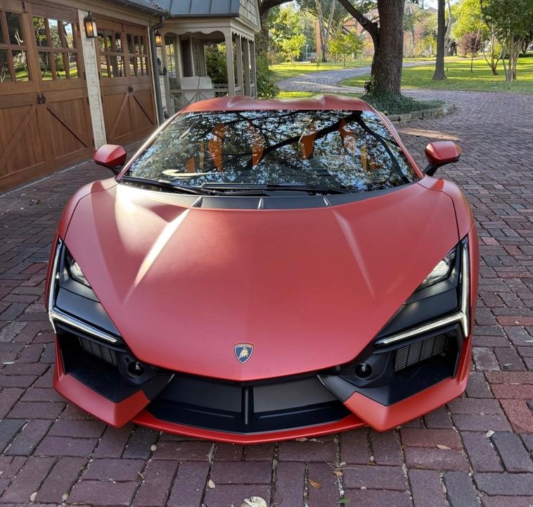 2024 Lamborghini Revuelto