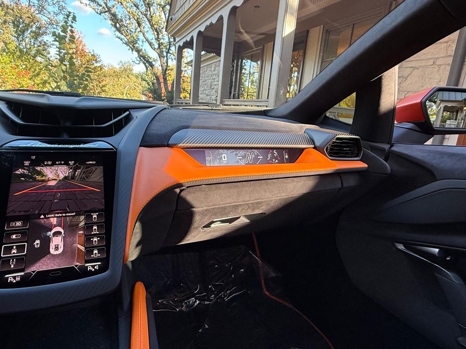 2024 Lamborghini Revuelto