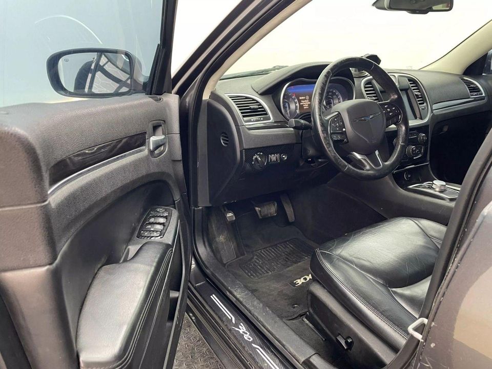 2016 Chrysler 300