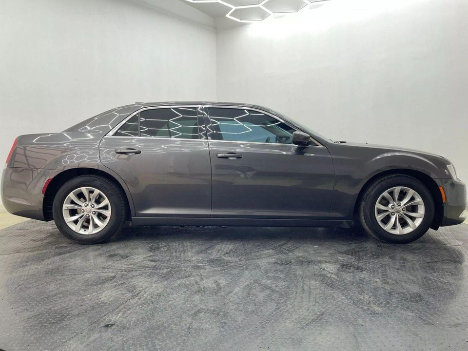 2016 Chrysler 300