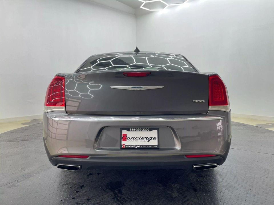 2016 Chrysler 300