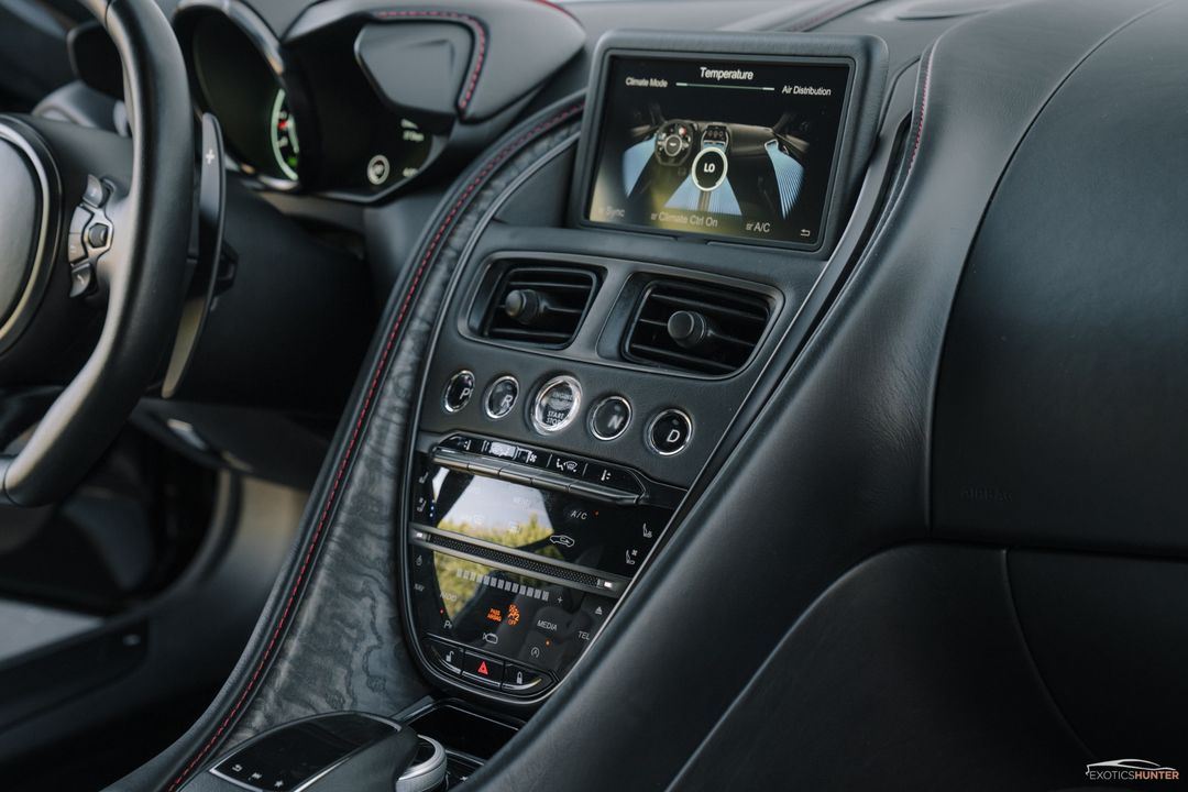 2019 Aston Martin DBS
