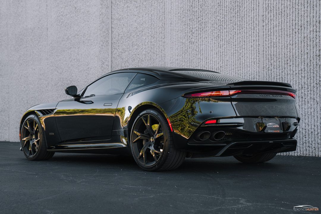 2019 Aston Martin DBS