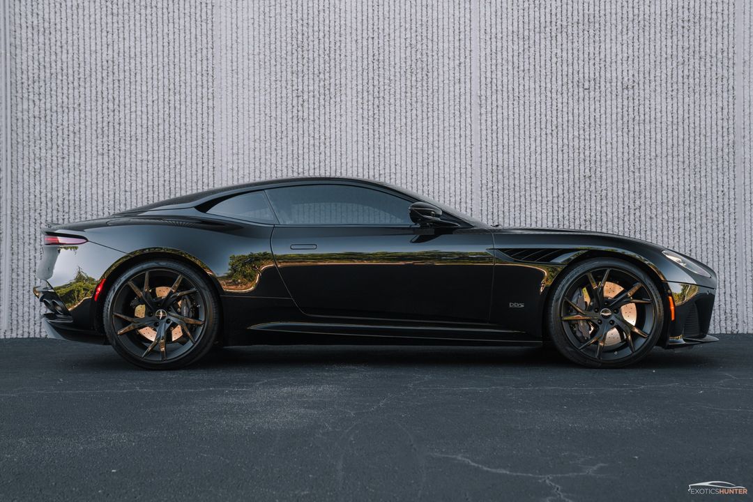 2019 Aston Martin DBS