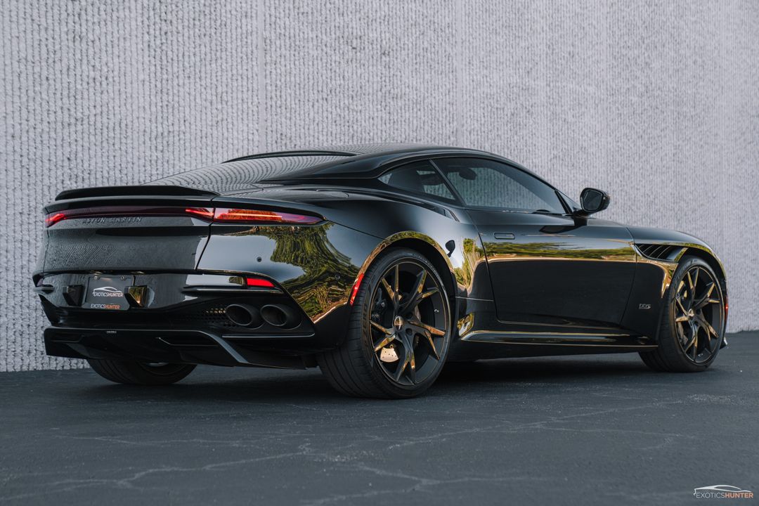 2019 Aston Martin DBS