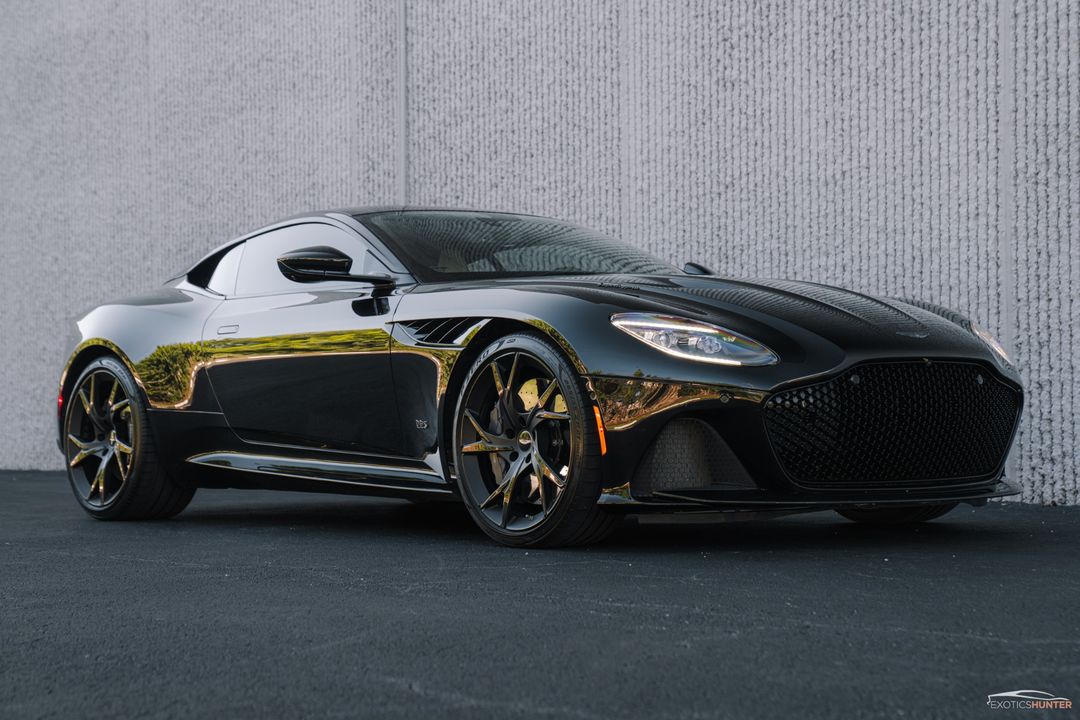 2019 Aston Martin DBS