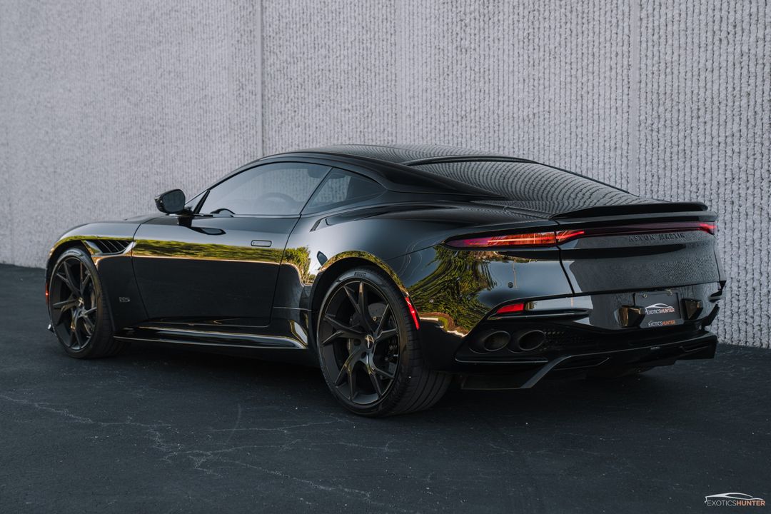 2019 Aston Martin DBS