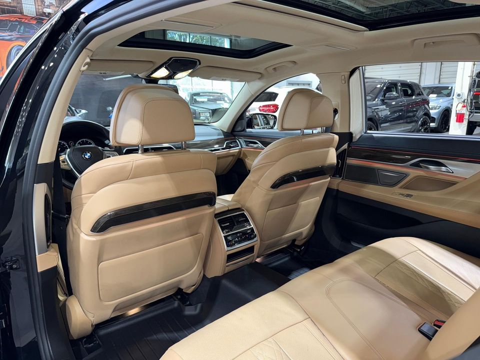 2017 BMW 740i