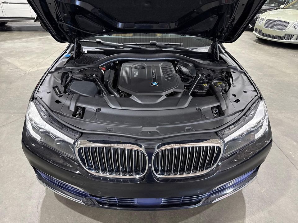2017 BMW 740i