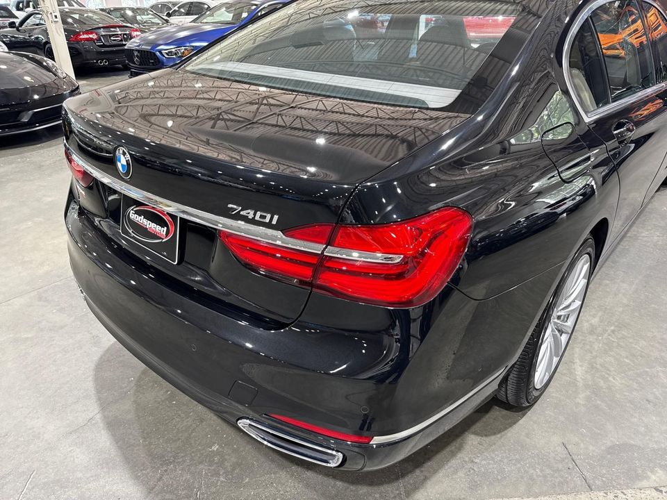 2017 BMW 740i