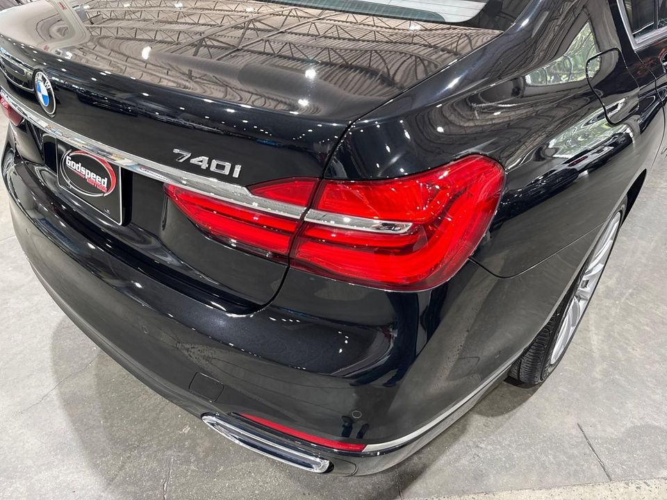 2017 BMW 740i