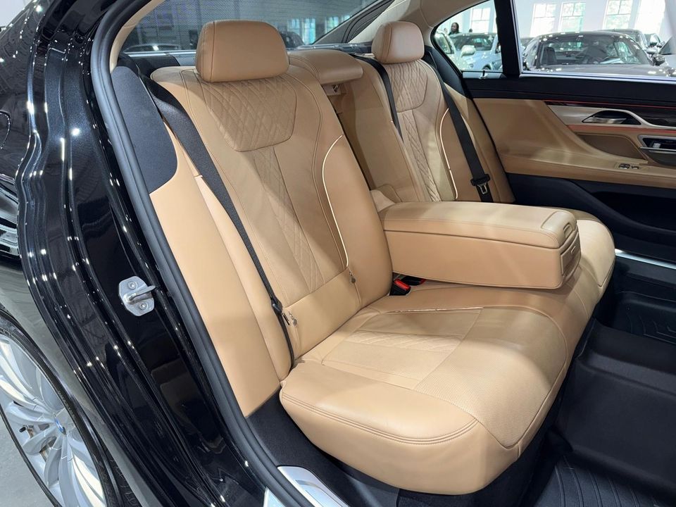 2017 BMW 740i