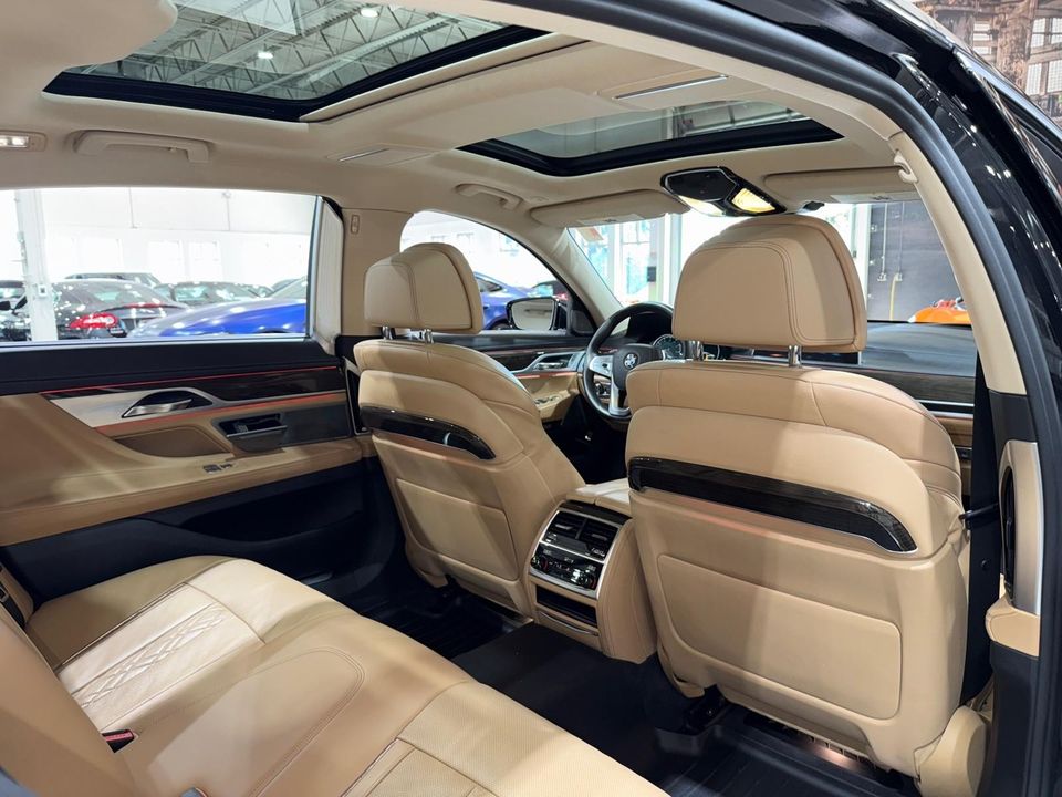 2017 BMW 740i