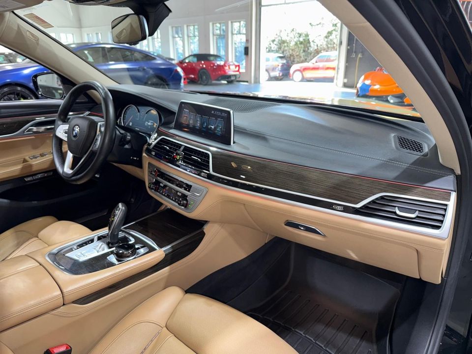 2017 BMW 740i