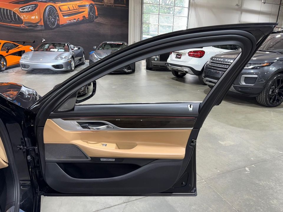 2017 BMW 740i