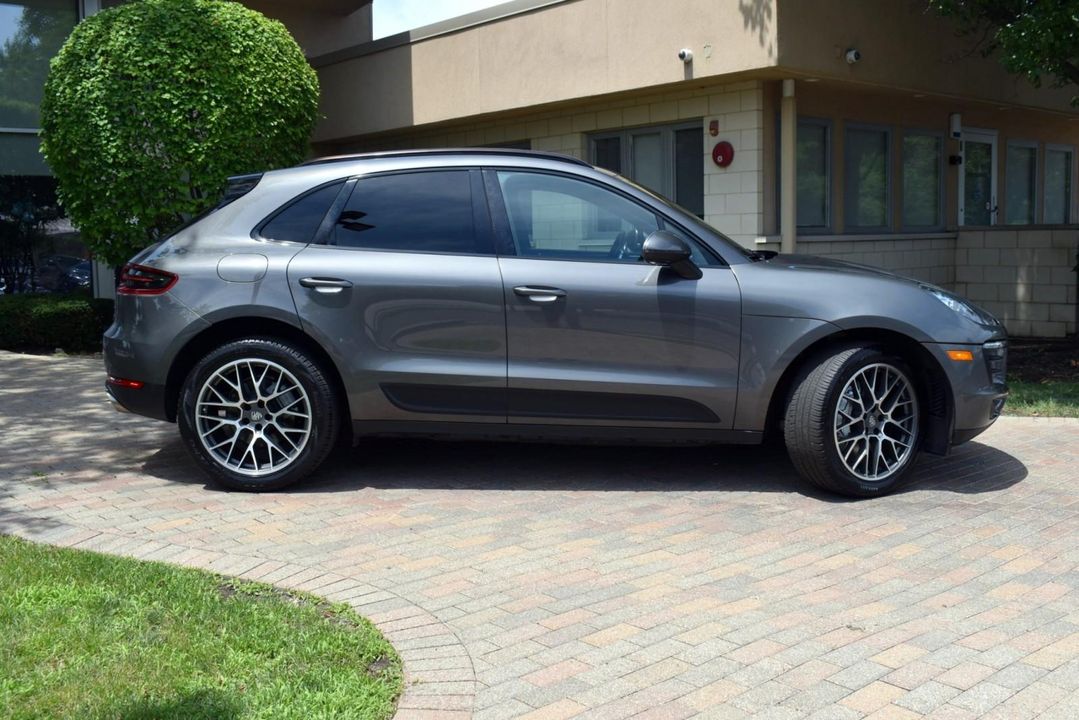 2017 Porsche Macan