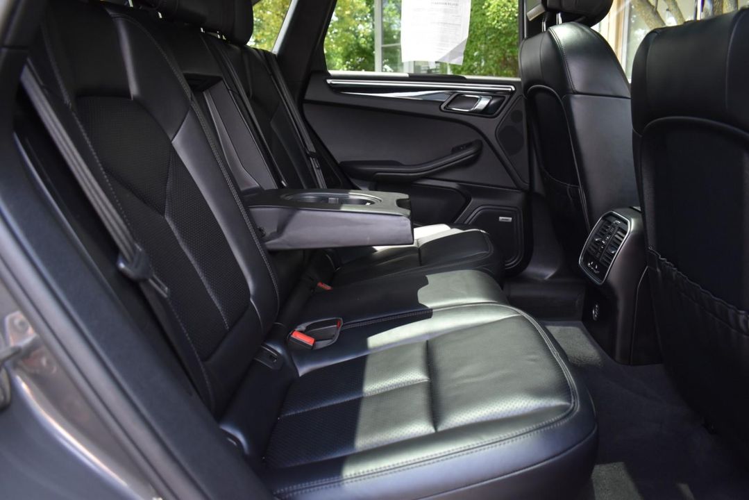 2017 Porsche Macan
