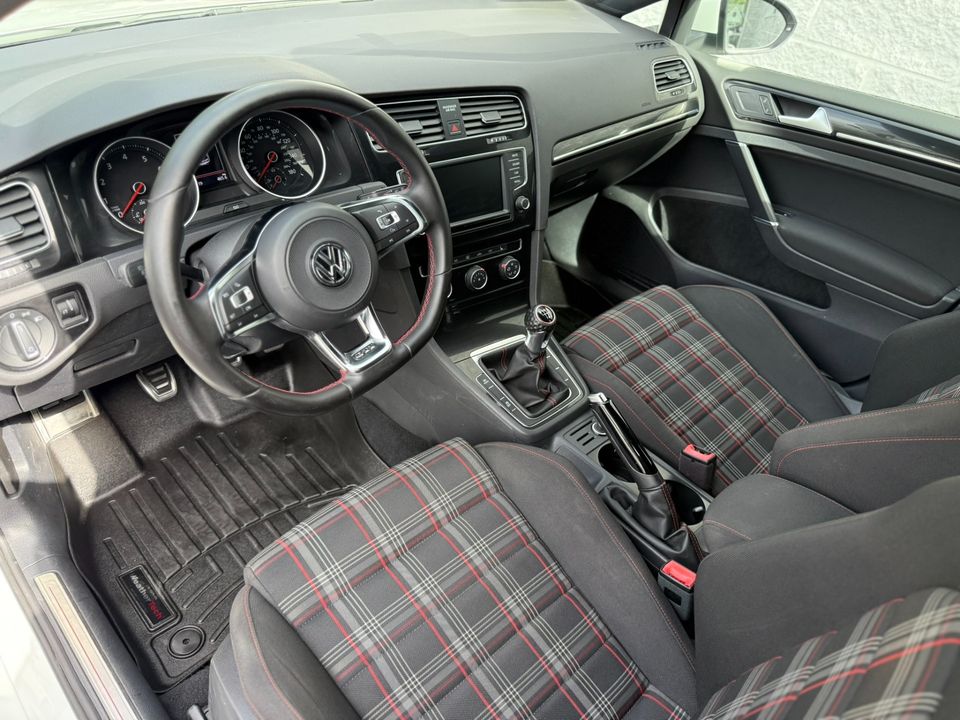 2017 Volkswagen Golf GTI