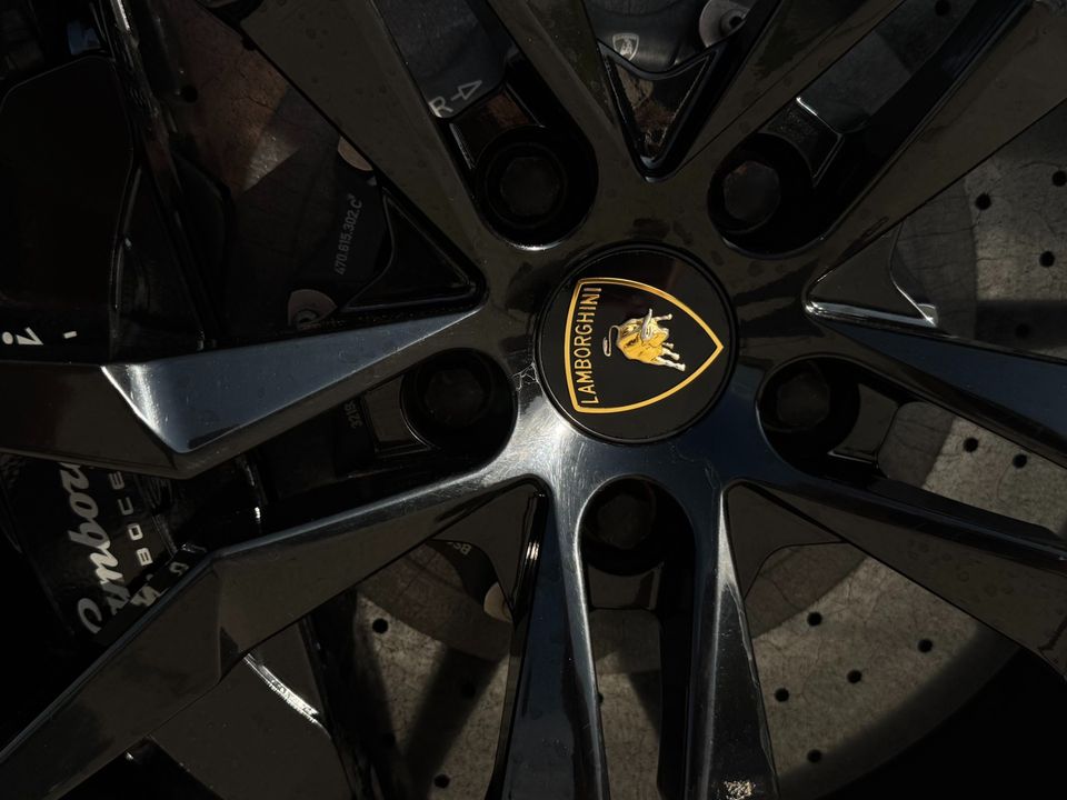 2012 Lamborghini Aventador