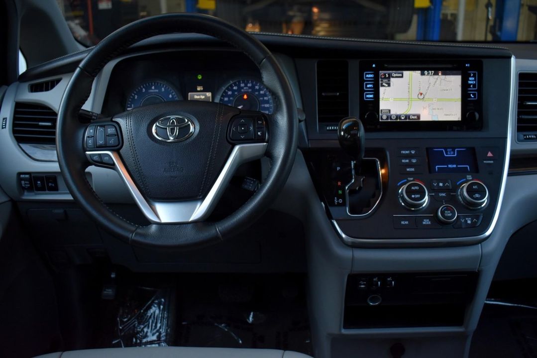 2015 Toyota Sienna