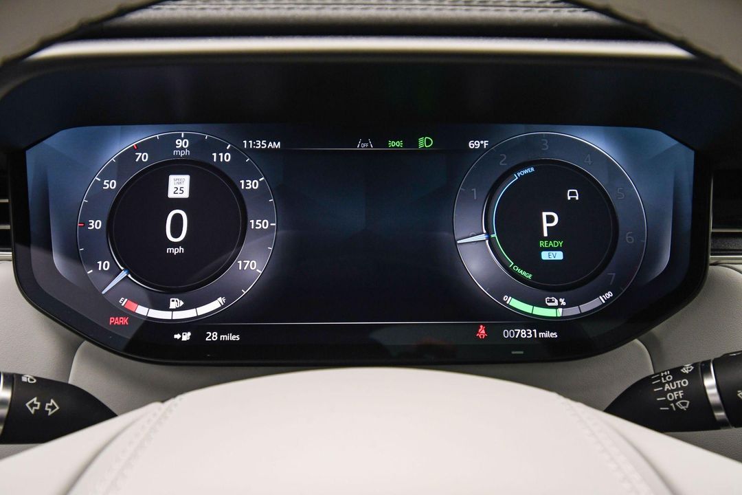 2025 Land Rover Range Rover Sport Plug-in Hybrid