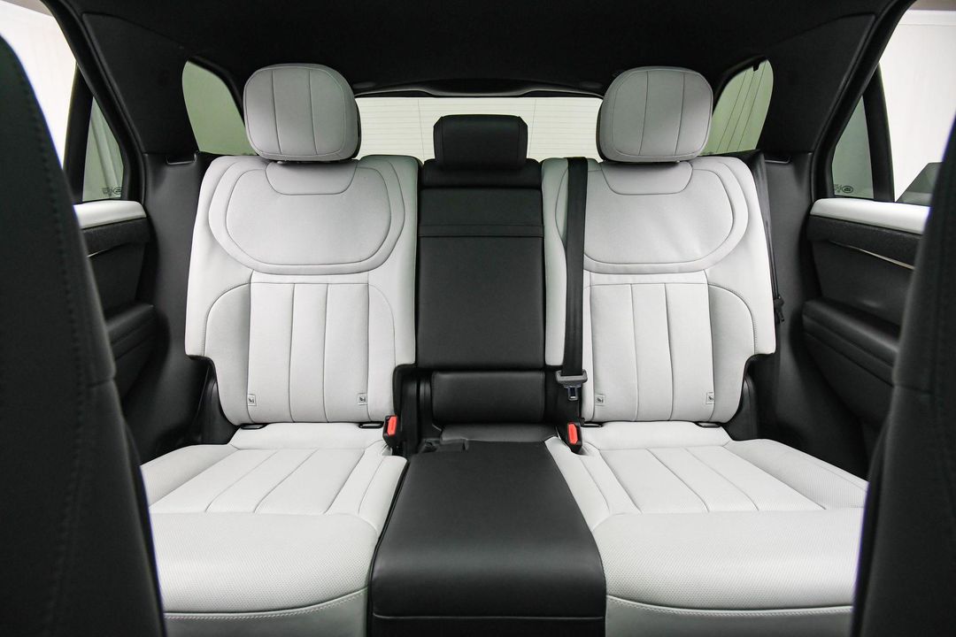 2025 Land Rover Range Rover Sport Plug-in Hybrid