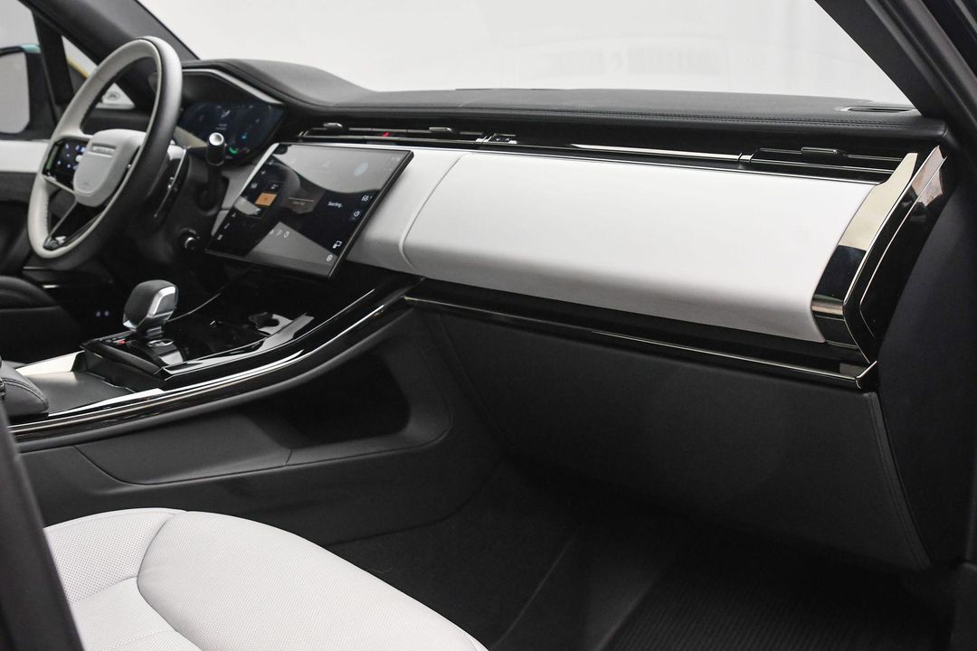 2025 Land Rover Range Rover Sport Plug-in Hybrid