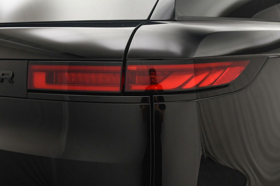 2025 Land Rover Range Rover Sport Plug-in Hybrid