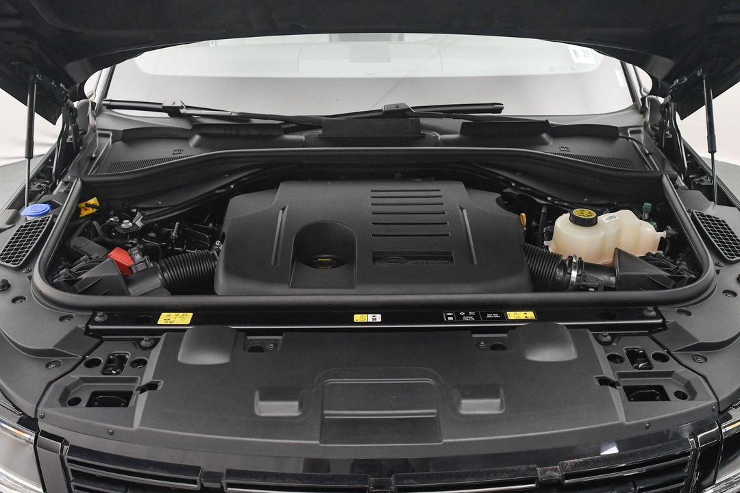2025 Land Rover Range Rover Sport Plug-in Hybrid