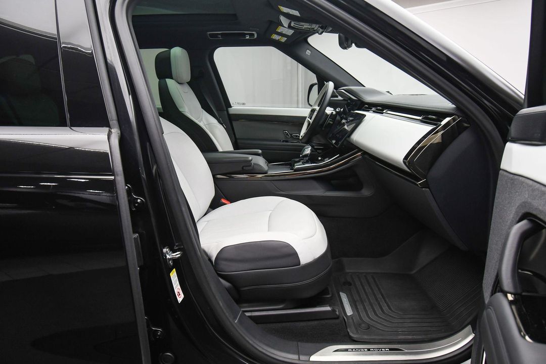 2025 Land Rover Range Rover Sport Plug-in Hybrid