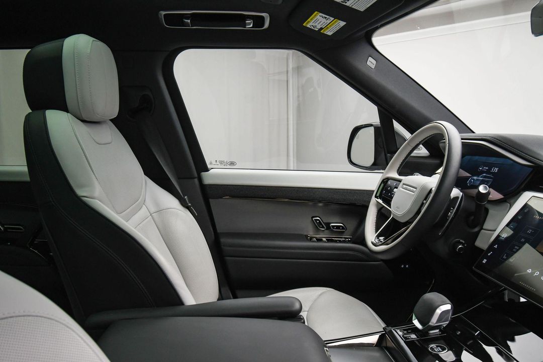 2025 Land Rover Range Rover Sport Plug-in Hybrid