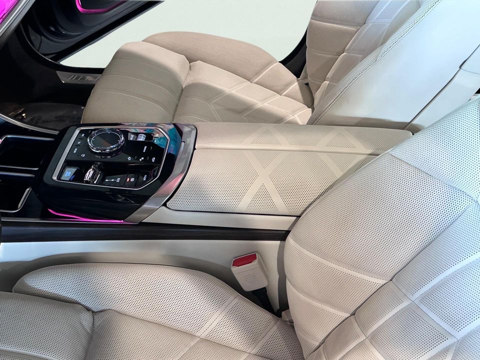 2024 BMW i7