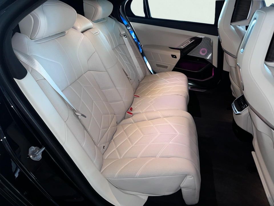 2024 BMW i7