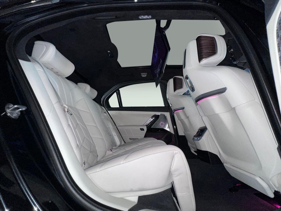2024 BMW i7