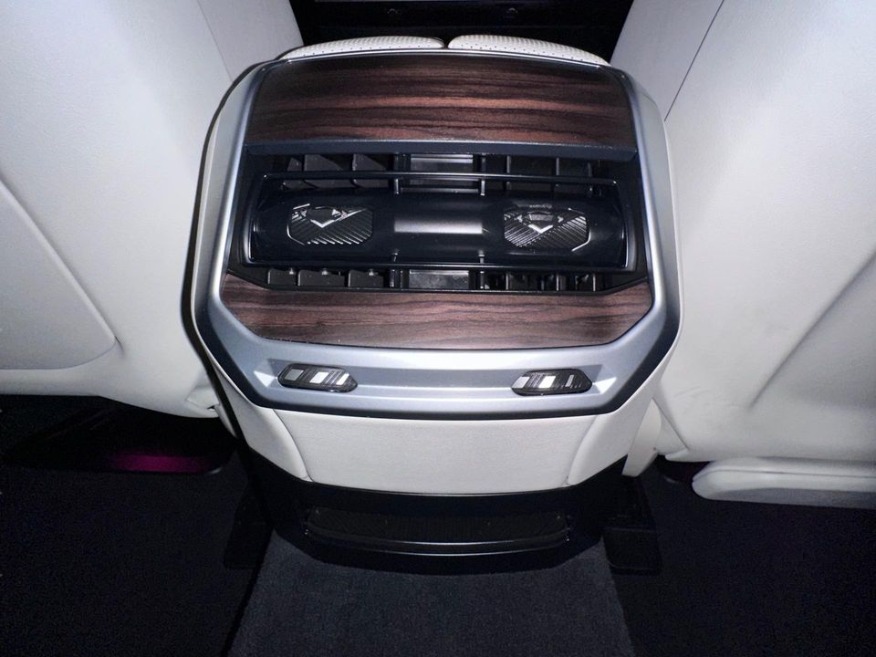 2024 BMW i7