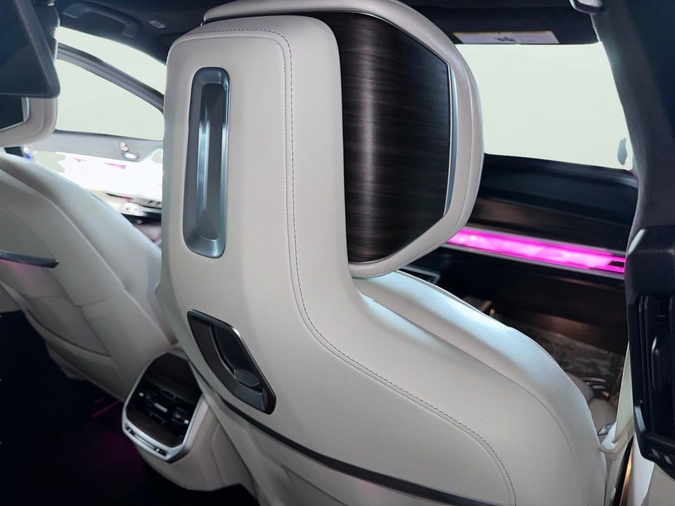 2024 BMW i7