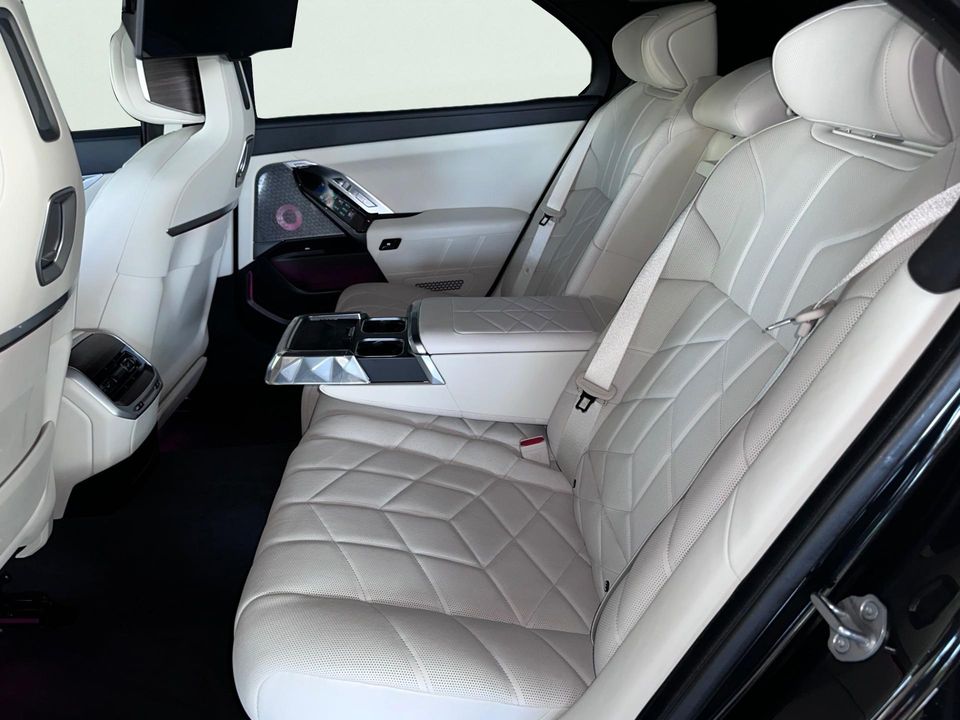 2024 BMW i7