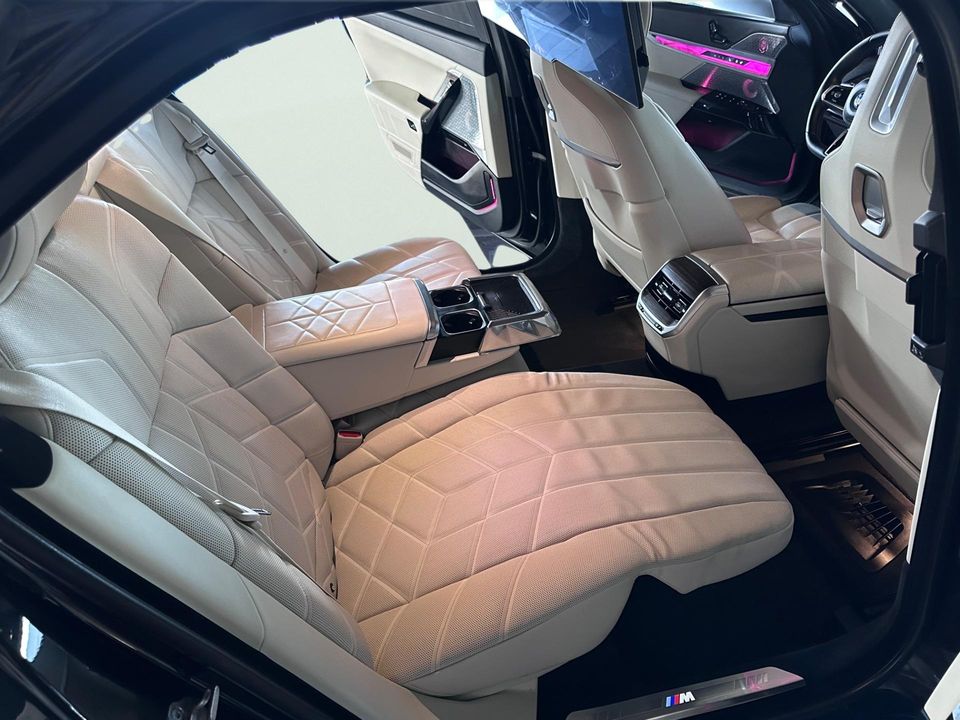 2024 BMW i7