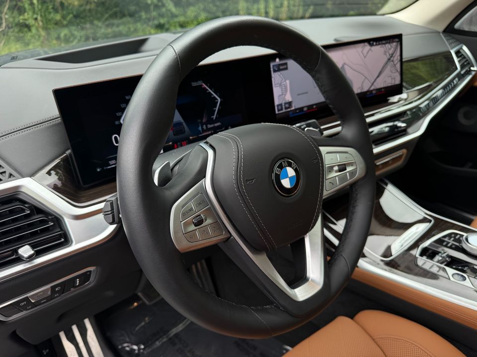 2023 BMW X7