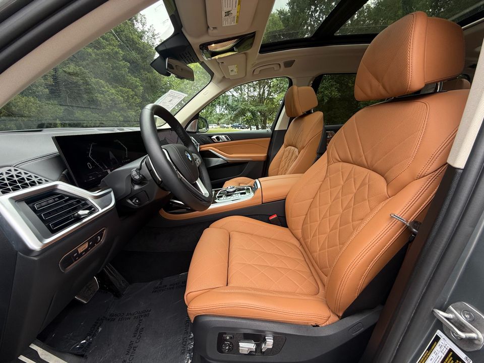 2023 BMW X7