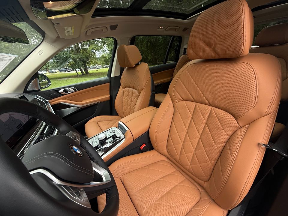 2023 BMW X7