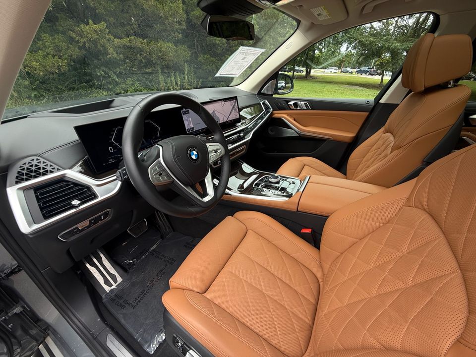 2023 BMW X7