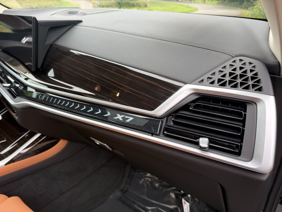 2023 BMW X7