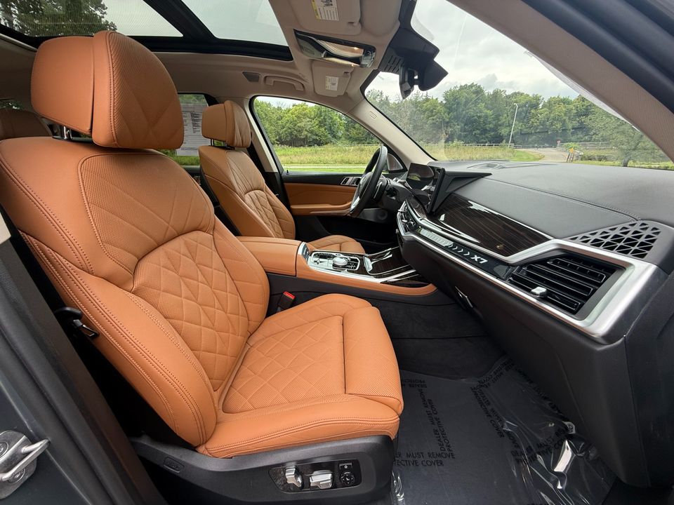 2023 BMW X7
