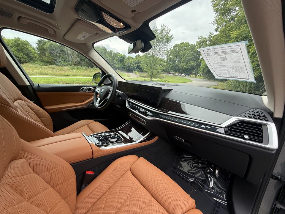 2023 BMW X7