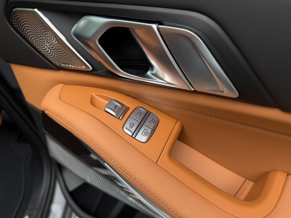 2023 BMW X7