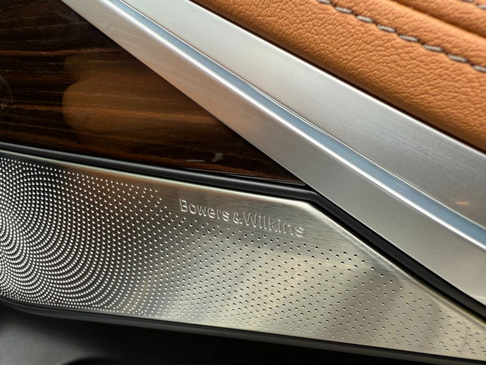 2023 BMW X7