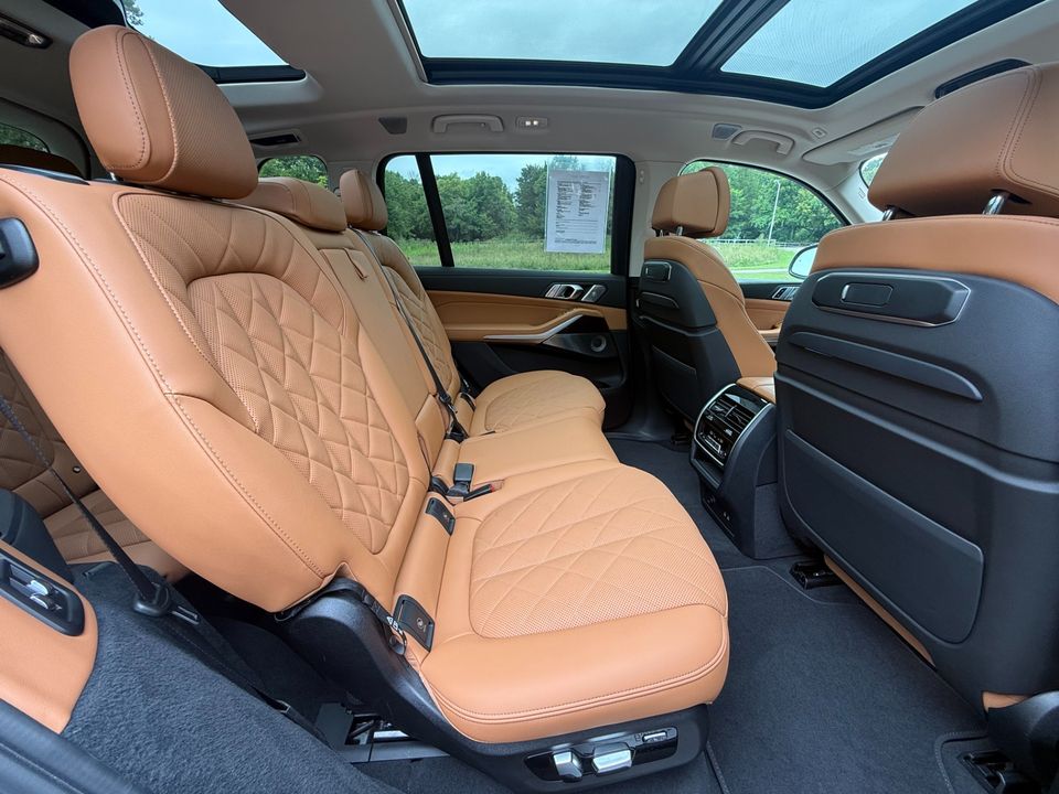 2023 BMW X7