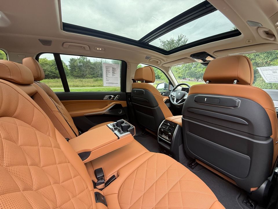 2023 BMW X7