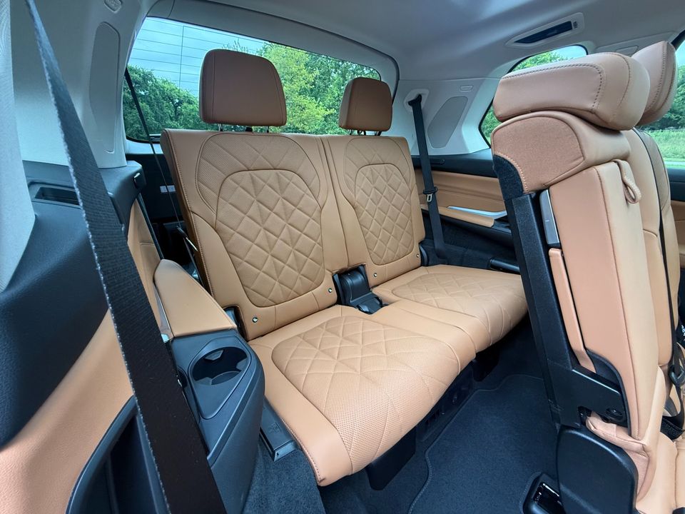 2023 BMW X7